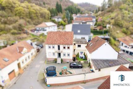 Großzügiges Mehrgenerationenhaus mit Hof, Garage, Gewölbekeller und Ausbaureserve - Altenbamberg
