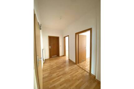 Großzügige 3-Zimmer-Wohnung mit Balkon und Gartennutzung in Gera