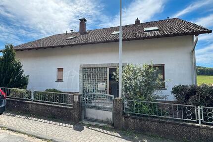 Großes Einfamilienhaus in Altenbuch mit bestem Rundumblick