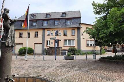 Haus zum Kaufen in Bullay 630.000,00 € 448 m²