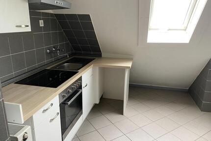 2-Zi.-Dachgeschosswohnung mit Stellplatz & Gartenmitbenutzung - Braunschweig Lehndorf-Watenbüttel