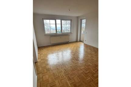 +++Großzügige Wohnung mit Parkett, TG-SP, Balkon und schönem Weitblick+++ - Augustusburg