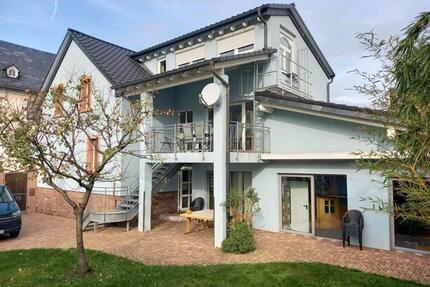 BIETERVERFAHREN 2 Familienhaus - 500.000,00&nbsp;EUR Kaufpreis, ca.&nbsp; 233,69&nbsp;m&sup2; in Gernsheim (PLZ: 64579)