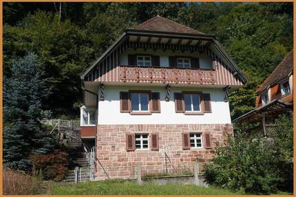 Idyllisches Einfamilien-Wohnhaus mit traumhaftem Grundstück in ruhiger Wohnlage ! - Oberharmersbach