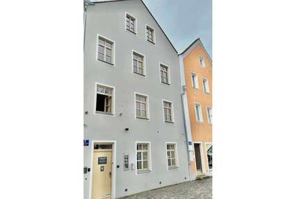 Haus zum Kaufen in Regensburg 2.725.000,00 € 442 m²