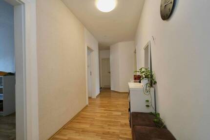 Charmante Wohnung mit durchdachter Raumaufteilung und stilvollem Ambiente - Düsseldorf Wersten