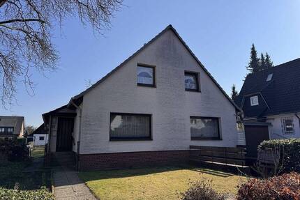 Älteres Einfamilienhaus mit pflegeleichtem Grundstück - Ahrensburg