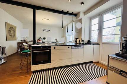 *Für Altbaufans* Stilvolle, komplett sanierte 3,5 ZKB, ruhige Lage IN Altstadt, ca. 125 qm, Balkon - Ingolstadt