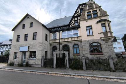 Mehrfamilienhaus in ruhiger Lage in Ellefeld