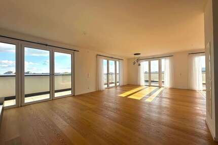 Wohnung zum Mieten in Hofheim am Taunus 2.985,00 € 198.11 m²