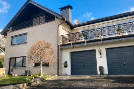 Einfamilienhaus mit Einliegerwohnung, nutzbar 3 sep. Wohnungen - Neunkirchen-Seelscheid