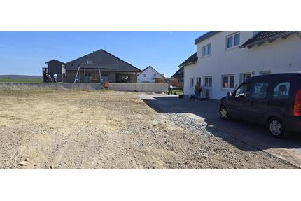 Doppelhaushälfte - 1.300,00&nbsp;EUR Kaltmiete, ca.&nbsp; 130,00&nbsp;m&sup2; in Brakel (PLZ: 33034)