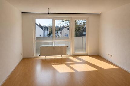 Helle 2 Zimmer Wohnung mit Balkon in Bergisch Gladbach - Gronau
