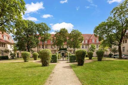 Wohnen im denkmalgeschützten Architekturensemble Ludwigpark - 3 Zimmer Hochparterre - Berlin Buch