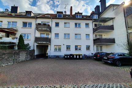 Attraktive vollst. renovierte 3,5 Zimmer Wohnung mit Stellplatz - Duisburg Duisburg-Mitte