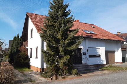 2-Familienwohnhaus mit viel Platz (250 qm), Garten und Terrassen - Babenhausen