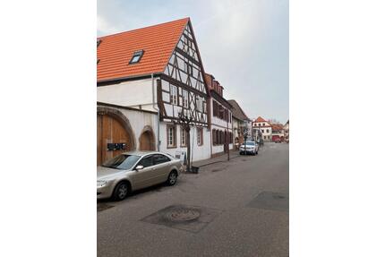 Stilvoll wohnen im liebevoll sanierten Fachwerkhaus - Rhodt unter Rietburg