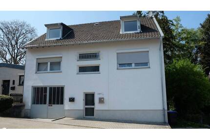 Vermietetes Mehrfamilienhaus mit Gewerbehalle in beliebter Lage in Eilendorf - Aachen