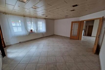 Helle 125qm EG Wohnung mit Terrasse & Weitblick in Hirschberg - Warstein