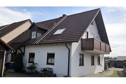 Eigentum statt Miete - ansprechende DG-Wohnung (1.OG) in ruhiger Lage im Einzugsgebiet von Moosburg - Wang Volkmannsdorferau