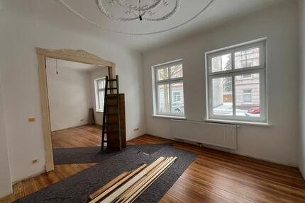 Sanierter Altbau! 4 Zimmer-Erdgeschoss Wohnung in der Wilhelmstr. - Neumünster