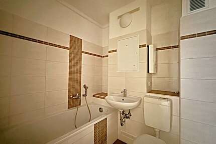 Wohnung zum Mieten in Plauen 281,79 € 55.8 m²