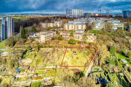 Grundstück zu verkaufen in Stuttgart-ZuffenhausenZazenhausen 60.000,00 € 898 m² - Stuttgart-Zuffenhausen/Zazenhausen