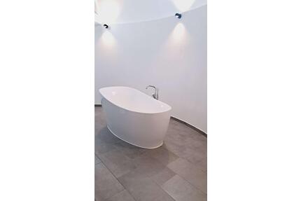 ***DACHGESCHOSSWOHNUNG~3 RÄUME~KLIMAANLAGE~ERSTBEZUG~HOCHWERTIGE EINBAUKÜCHE~BALKON~STELLPLATZ*** - Zwickau