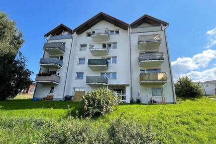 Solides Mehrfamilienhaus mit 13 Wohneinheiten und zusätzlicher PV-Einnahme - Homberg (Efze)