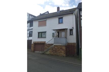 Einfamilienhaus in Feldatal - 98.000,00&nbsp;EUR Kaufpreis, ca.&nbsp; 90,00&nbsp;m&sup2; in Feldatal (PLZ: 36325)