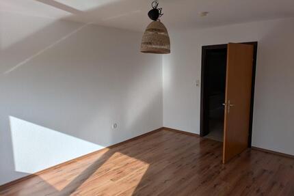 Wohnung in Cham Innenstadt - 720,00&nbsp;EUR Kaltmiete, ca.&nbsp; 100,00&nbsp;m&sup2; in Cham (PLZ: 93413)