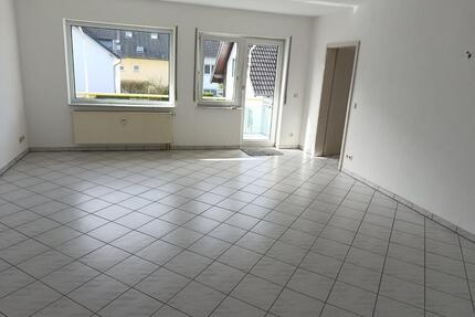 Mietwohnung Rheinböllen 3 ZKB(81qm),Balk. Kellerr. Garage,Stpl - Emmelshausen