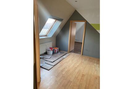 Dachgeschoss Wohnung - 510,00&nbsp;EUR Kaltmiete, ca.&nbsp; 72,00&nbsp;m&sup2; in Rositz (PLZ: 04617)