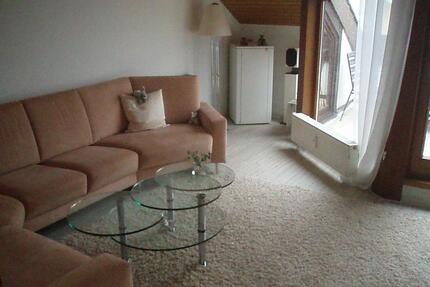 Charmante Dachgeschoss-Wohnung mit Süd-Balkon in Leonberg