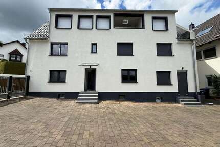 Haus zum Mieten in Glashütten 1.990,00 € 190 m²