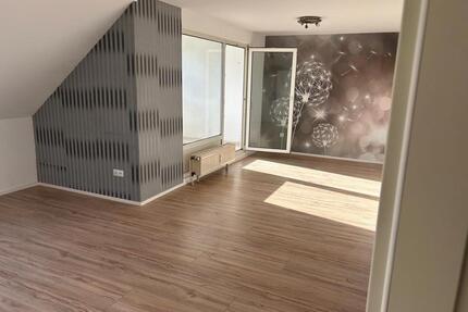 Helle, moderne Dachgeschosswohnung in Bornheim-Waldorf