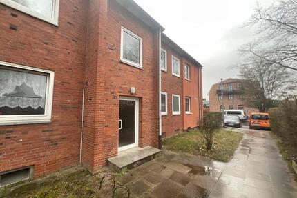 Frisch renovierte 2,5 Zimmer-Wohnung im Hochparterre - Reinbek