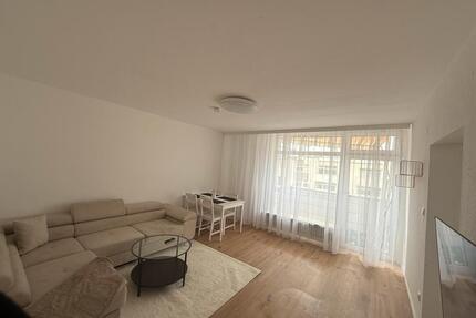 Neu sanierte 2 Zimmer Wohnung mit Stellplatz und Balkon - Berlin Tempelhof-Schöneberg
