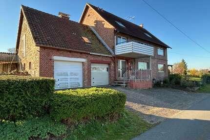 Haus zum Kaufen in Extertal 189.000,00 € 220.39 m²