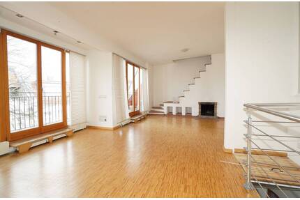 Hauptstadtmakler-Bezugsfreie Dachgeschosswohnung in Top-Lage - Berlin Charlottenburg
