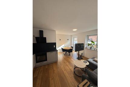 2 Zimmer Erdgeschosswohnung mit Terrasse und Carport - Hinte