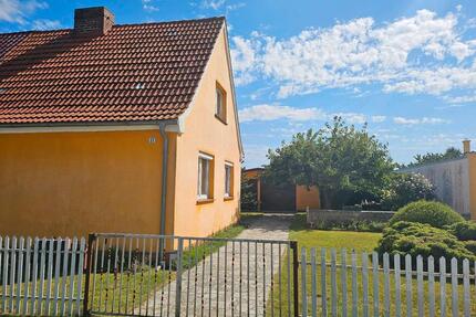 Doppelhaushälfte mit Grundstück zu verkaufen - Barth