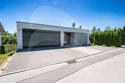 Haus zum Kaufen in Salzweg 899.000,00 € 204.34 m²