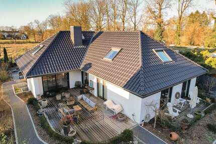 Haus zum Kaufen in Ammersbek 1.085.000,00 € 232.93 m²