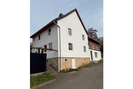 Einfamilienhaus mit zwei anliegenden Wohnungen - Bad Gandersheim