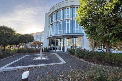 neuwertige Gewerbe-Büroimmobilie für Ihren Betrieb mit Baugrundstück in Kassel-Waldau