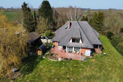 Haus mit Pferdestall und Dopellgarage - Struxdorf