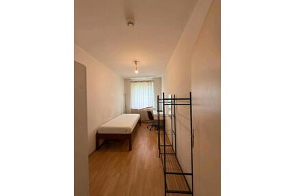 WG Zimmer in Pankow from March - 400,00&nbsp;EUR Kaltmiete, ca.&nbsp; 55,00&nbsp;m&sup2; in Berlin (PLZ: 13189) Pankow