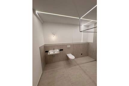 Barrierefreie, kernsanierte EG-Wohnung mit ca. 20 m² Terrasse - offenes Wohnkonzept in Oppenheim