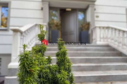 Haus zum Kaufen in Berlin-Dahlem 3.900.000,00 € 327 m²